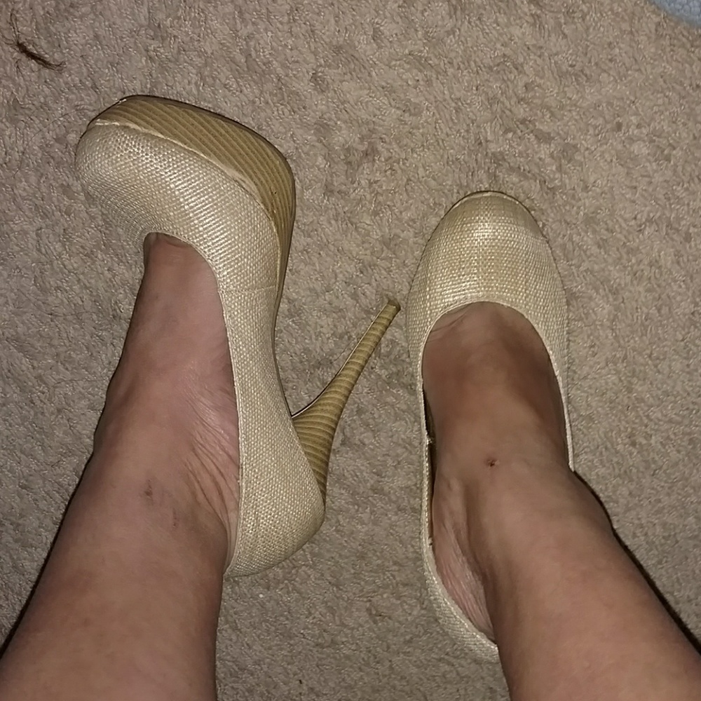 Heels size 7 1/2 but run more like a 7